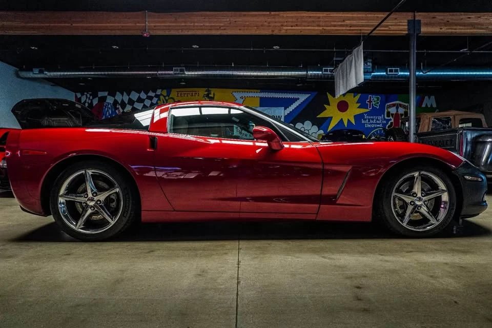 2011 Chevrolet Corvette C6 - Image 5 of 17