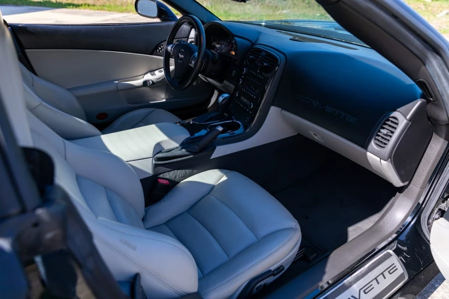 2011 Chevrolet Corvette C6 - Image 19 of 30