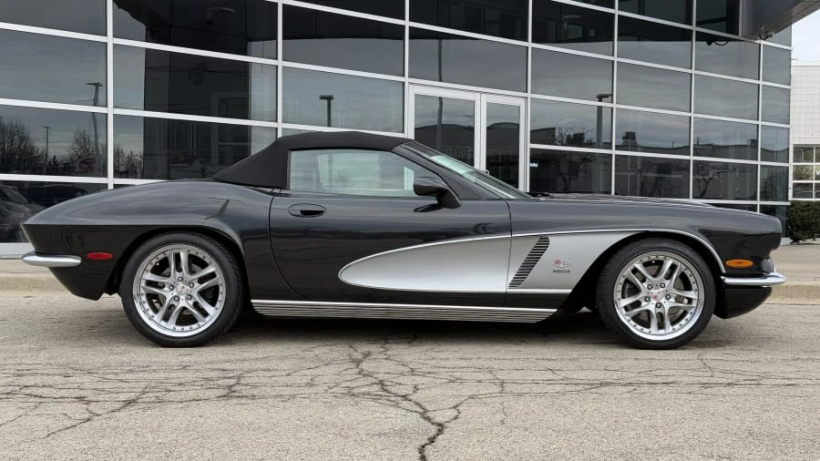 2011 Chevrolet Corvette C6 - Image 2 of 20