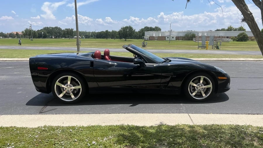2011 Chevrolet Corvette C6 - Image 2 of 8