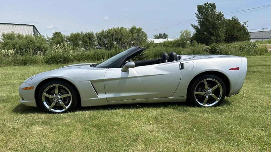 2011 Chevrolet Corvette C6 - Image 2 of 11