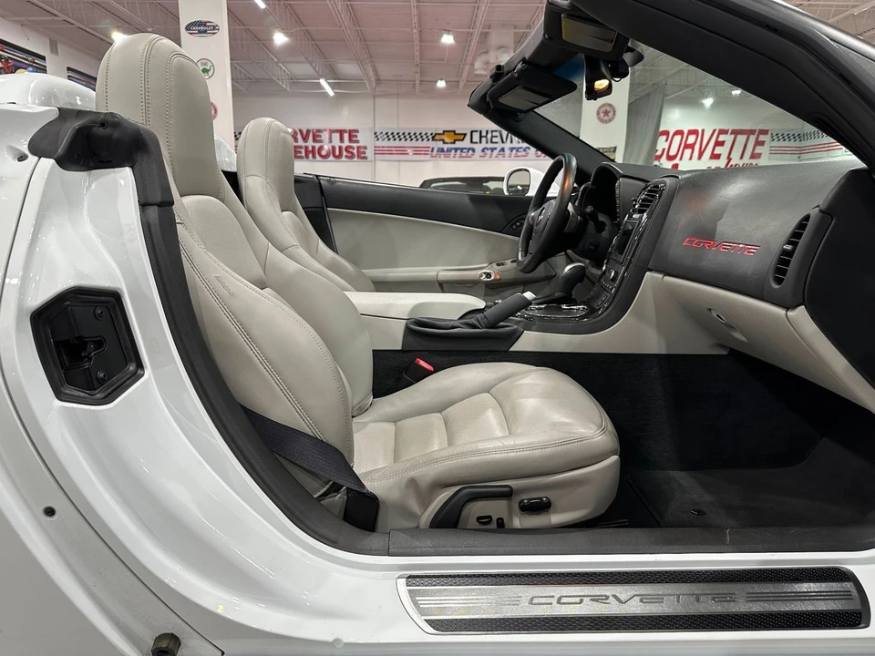 2011 Chevrolet Corvette C6 - Image 10 of 21