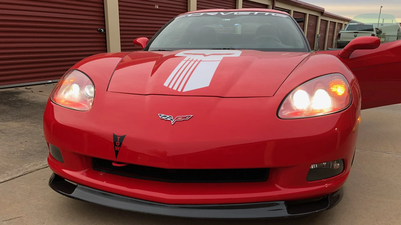 2011 Chevrolet Corvette C6 - Image 16 of 17