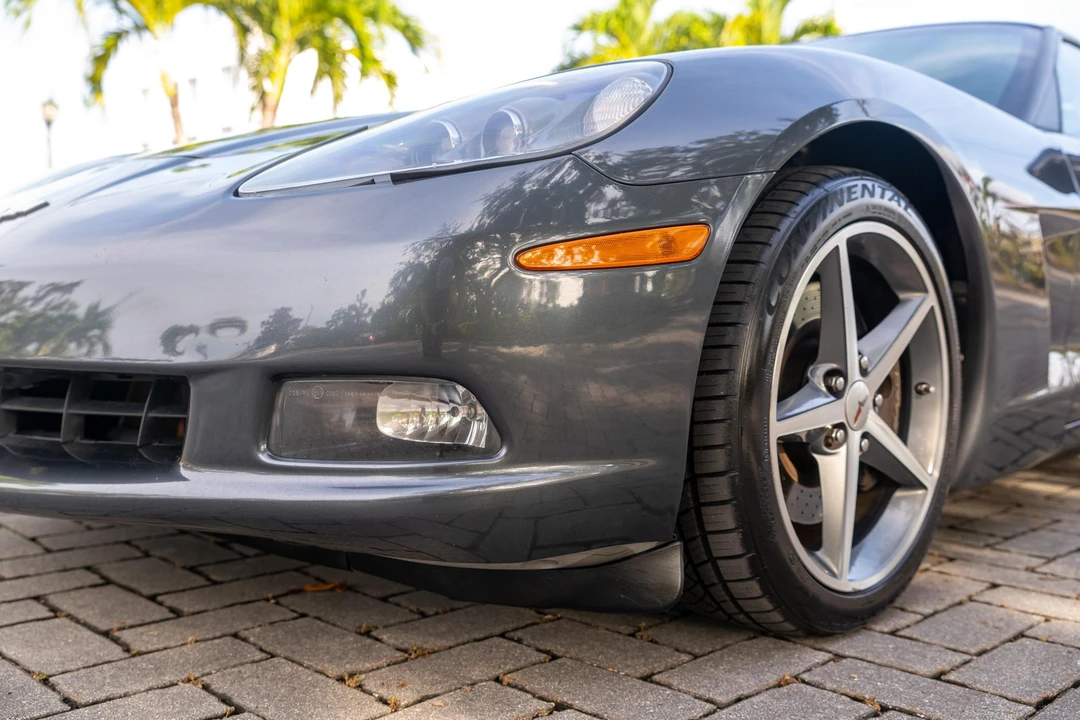 2011 Chevrolet Corvette C6 - Image 24 of 31