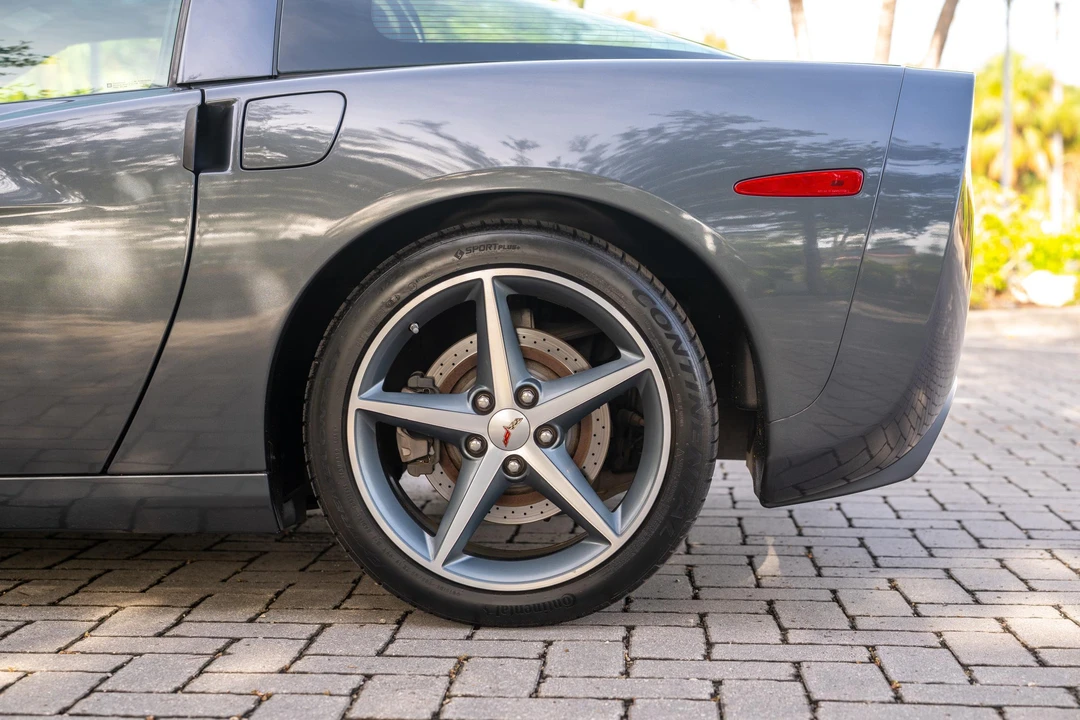 2011 Chevrolet Corvette C6 - Image 27 of 31