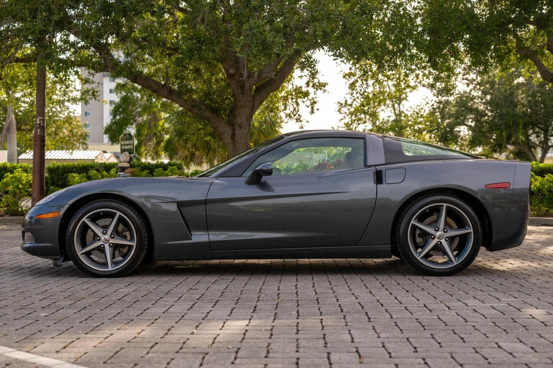 2011 Chevrolet Corvette C6 - Image 3 of 31