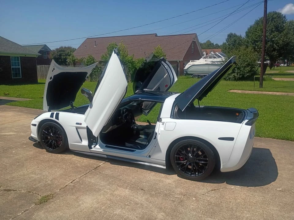 2011 Chevrolet Corvette C6 - Image 2 of 10
