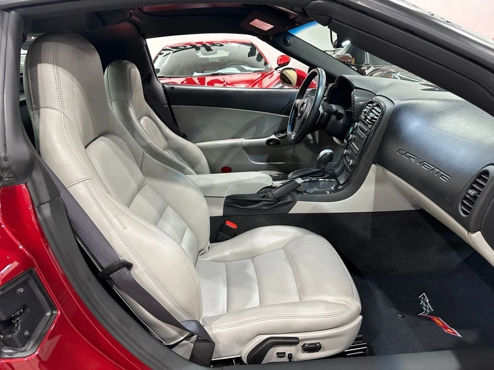 2011 Chevrolet Corvette C6 - Image 17 of 21