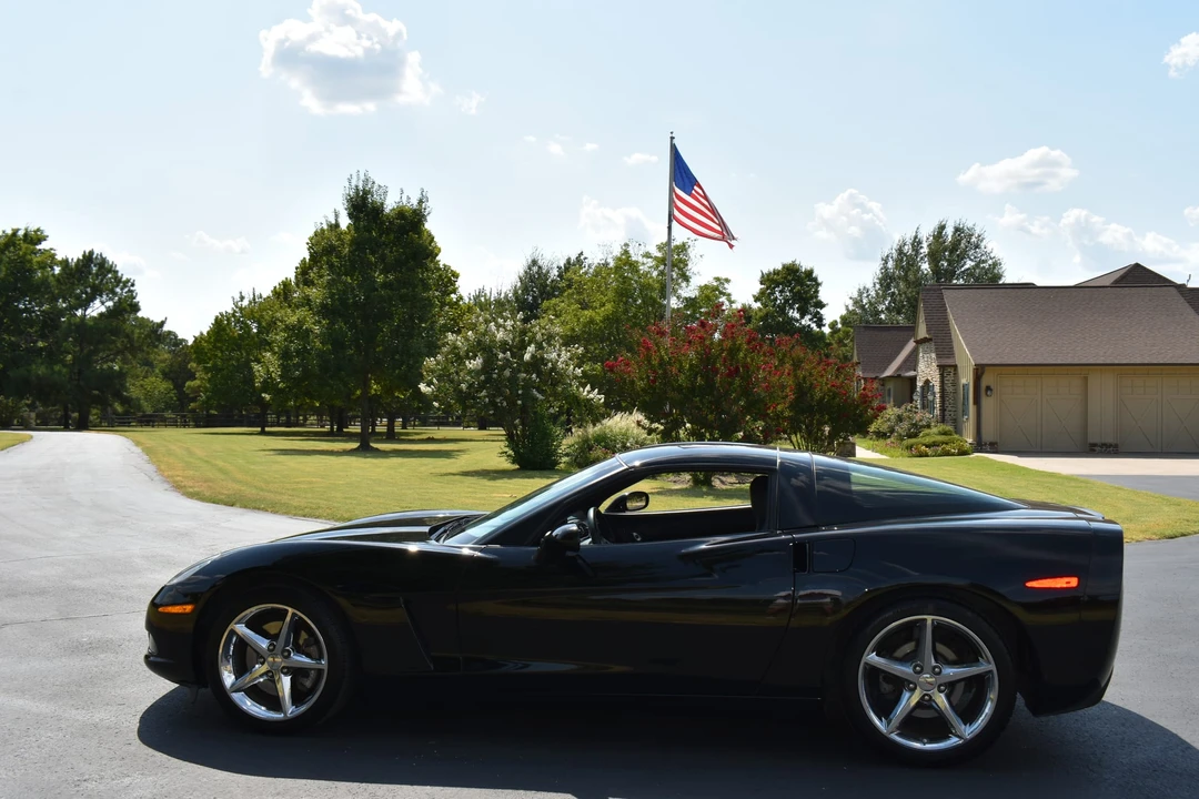 2011 Chevrolet Corvette C6 - Image 9 of 31