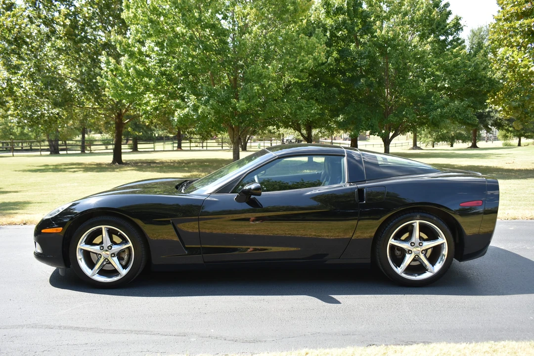 2011 Chevrolet Corvette C6 - Image 7 of 31