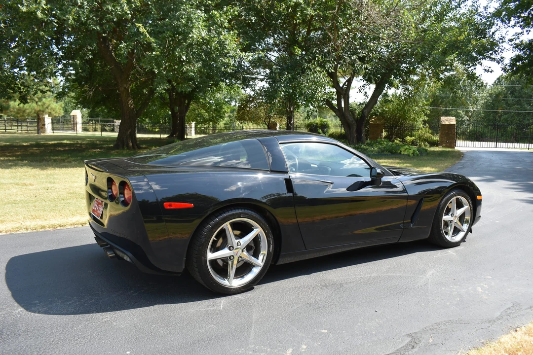 2011 Chevrolet Corvette C6 - Image 17 of 31