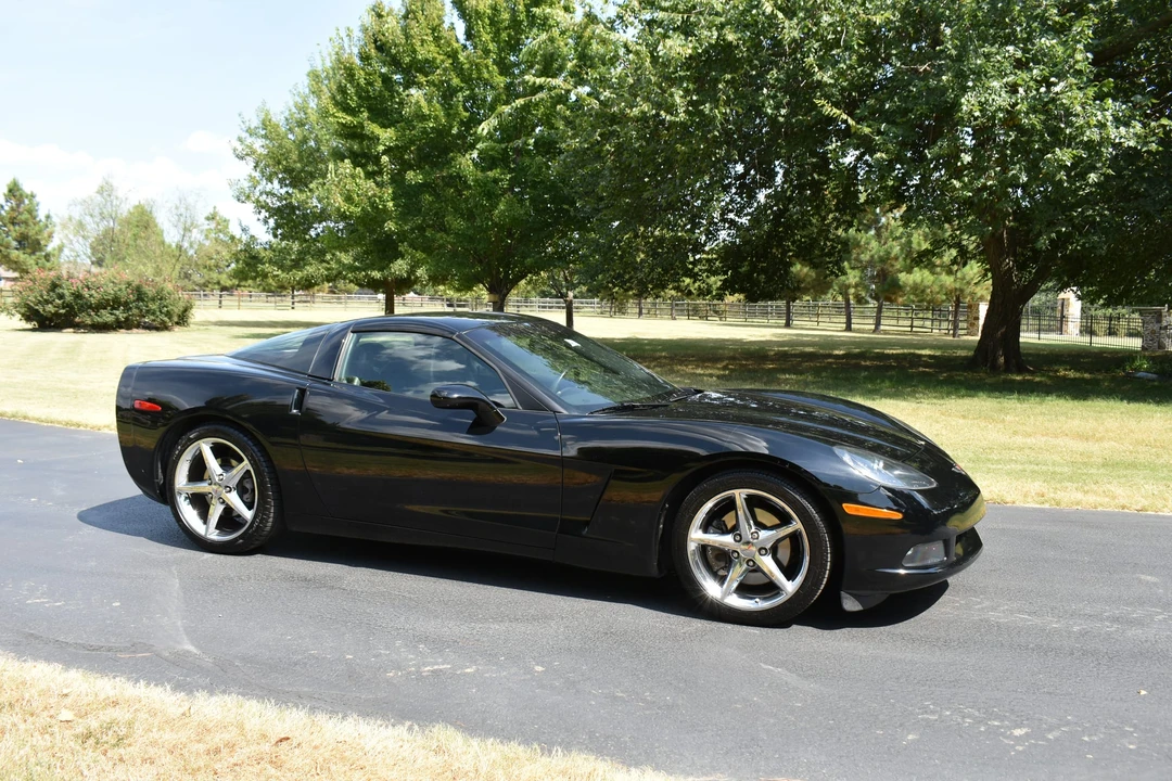 2011 Chevrolet Corvette C6 - Image 24 of 31