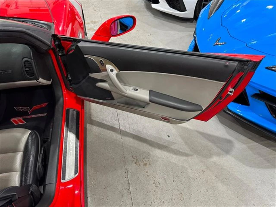 2011 Chevrolet Corvette C6 Grand Sport - Image 16 of 30