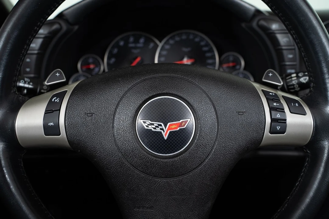 2011 Chevrolet Corvette C6 - Image 24 of 31