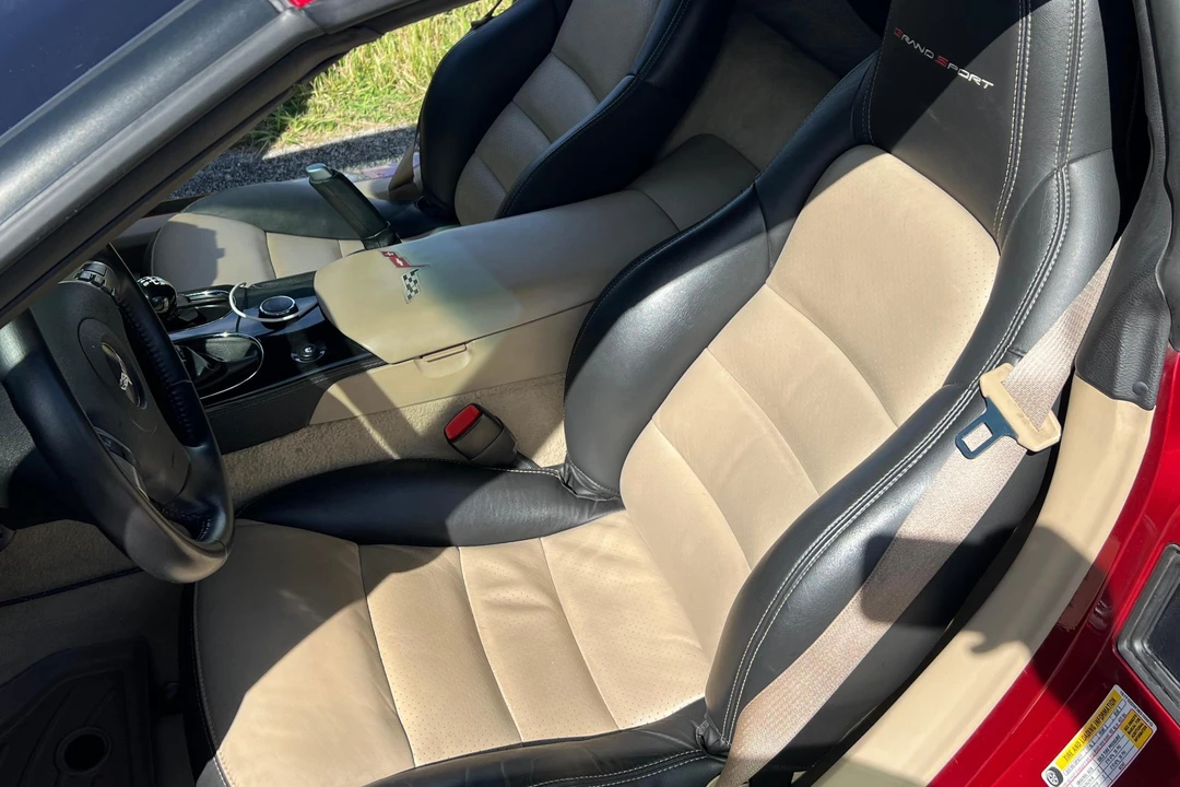 2011 Chevrolet Corvette C6 - Image 23 of 31