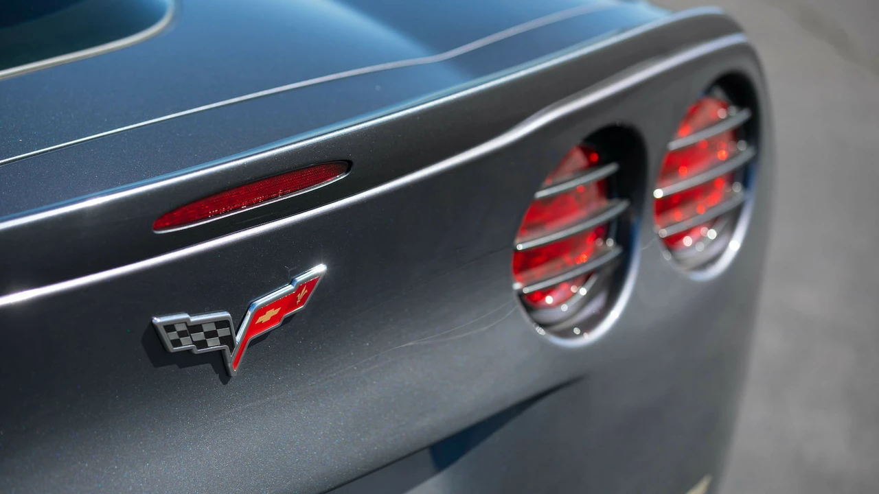 2011 Chevrolet Corvette C6 - Image 15 of 24