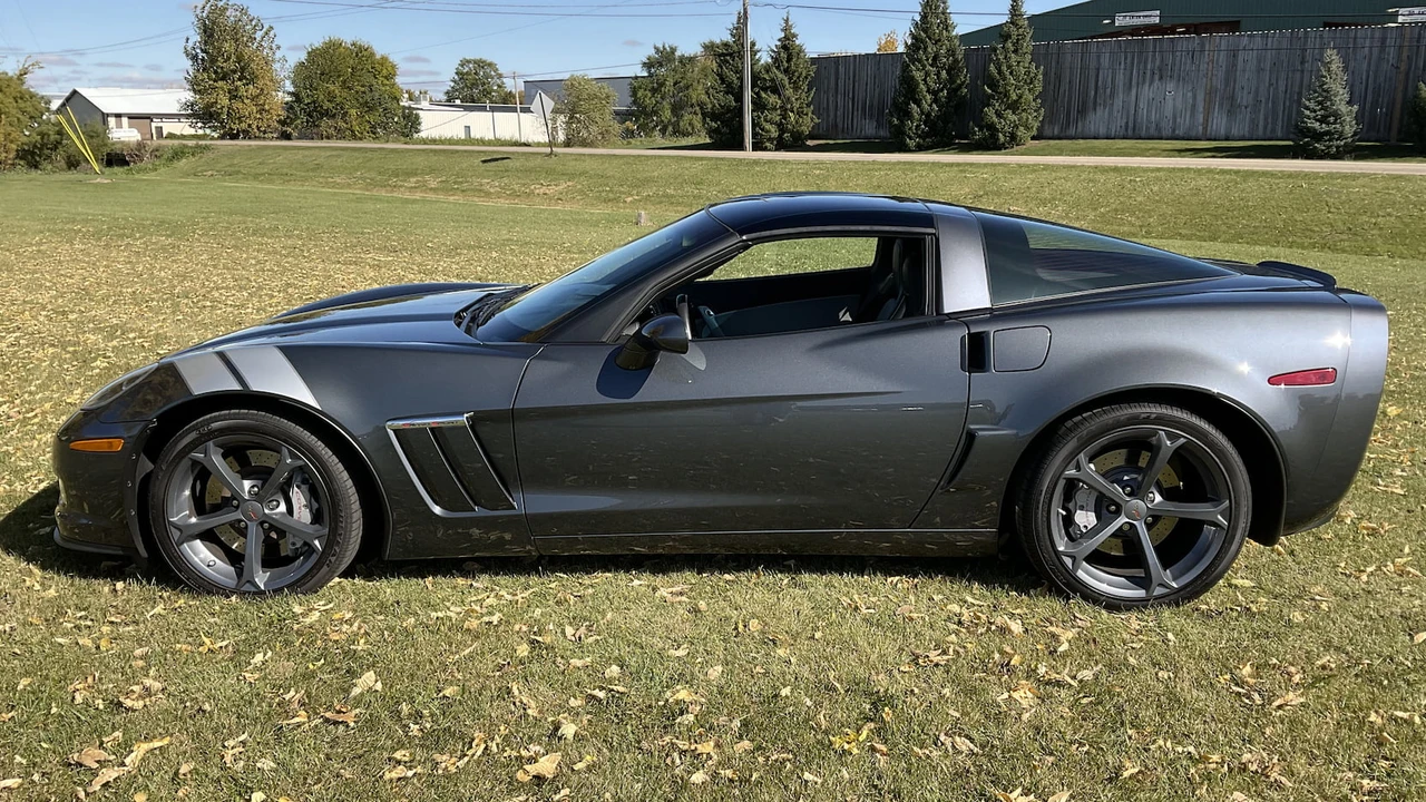 2011 Chevrolet Corvette C6 - Image 2 of 13