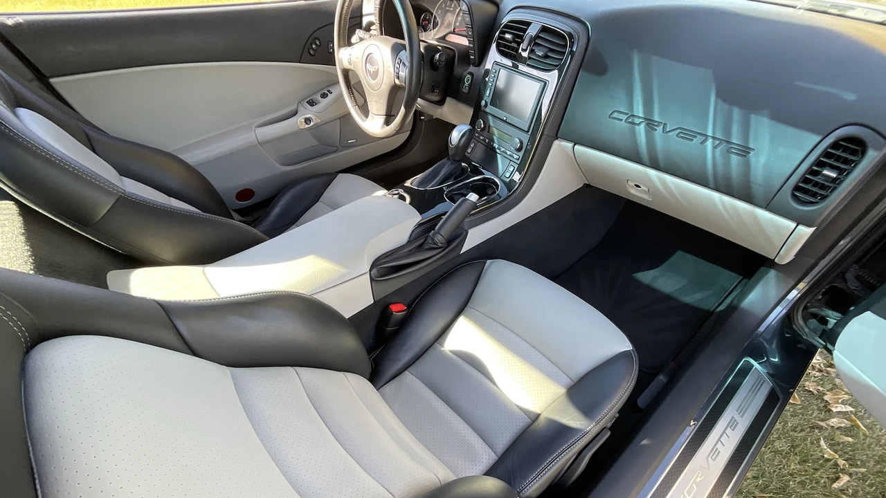 2011 Chevrolet Corvette C6 - Image 6 of 13