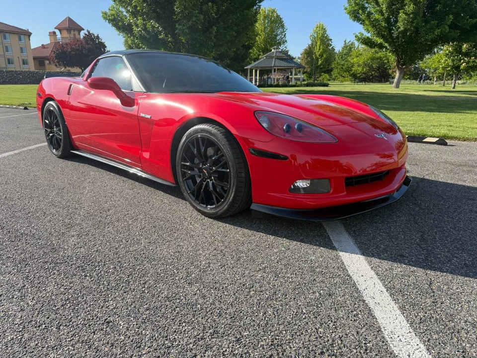 2011 Chevrolet Corvette C6 - Image 2 of 7