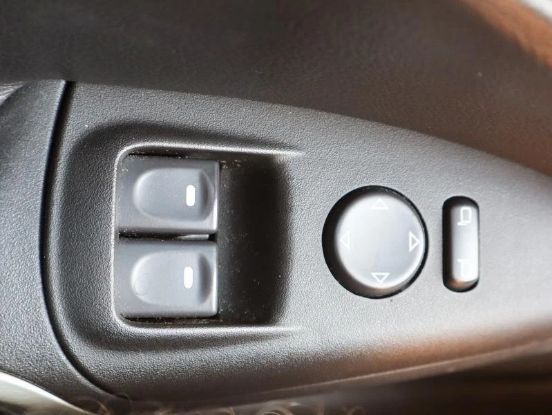 2011 Chevrolet Corvette C6 - Image 15 of 16