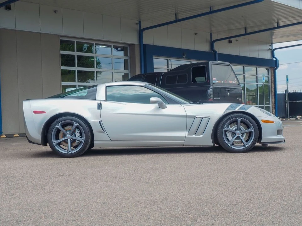2011 Chevrolet Corvette C6 - Image 10 of 12