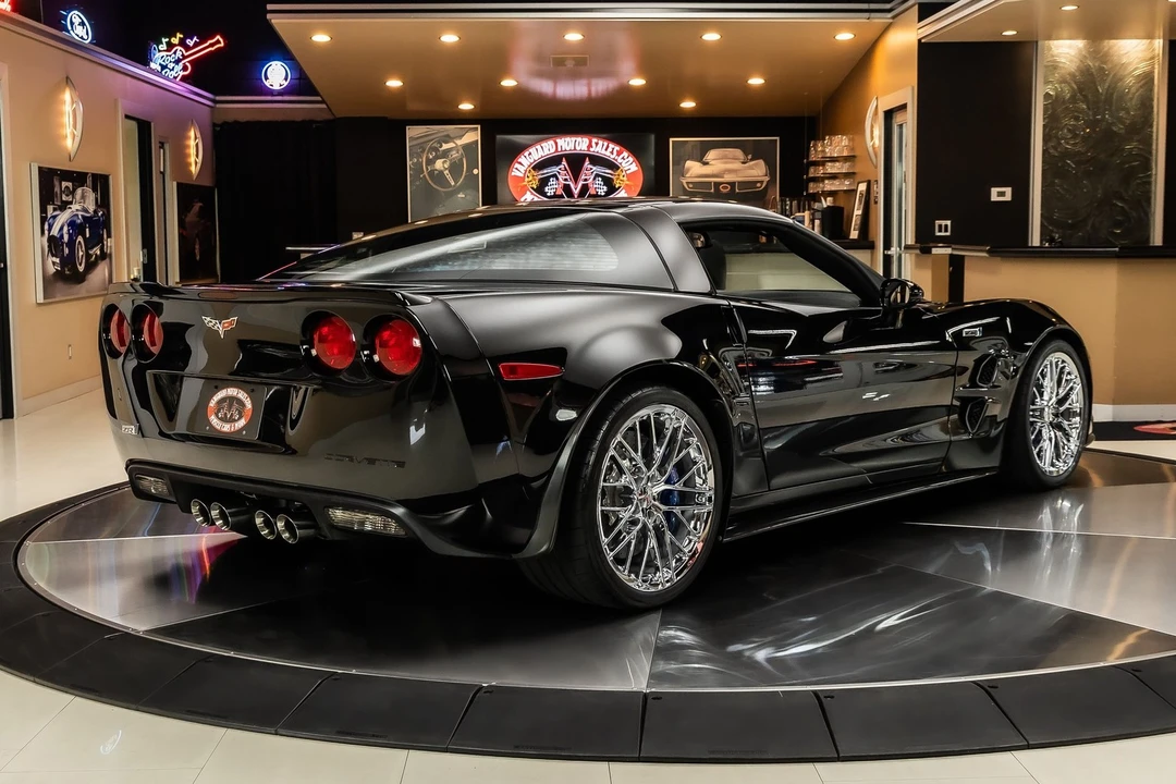 2011 Chevrolet - Image 12 of 24