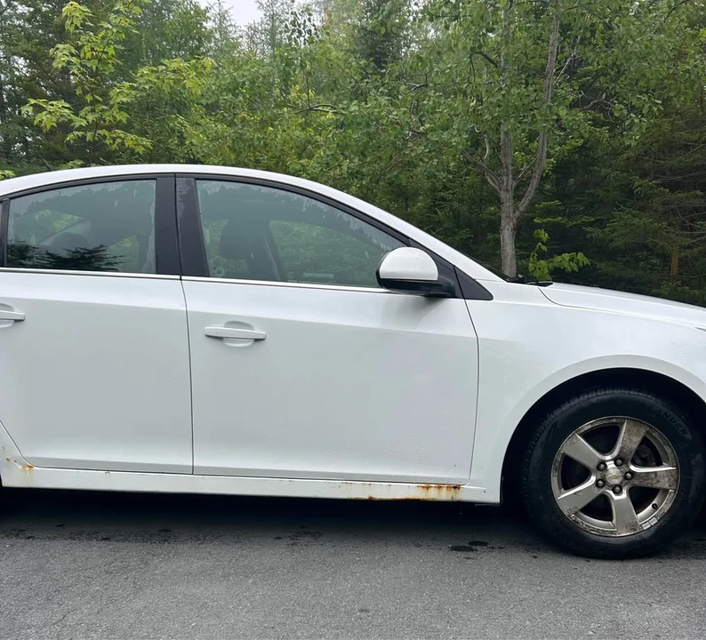 2011 Chevrolet Cruze - Image 2 of 15