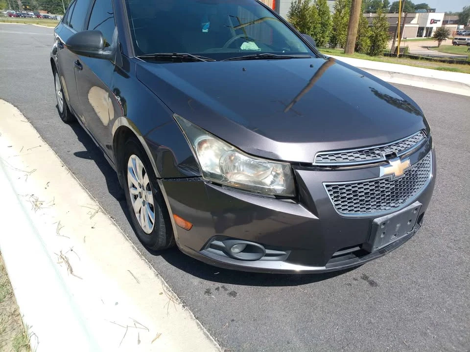 2011 Chevrolet Cruze - Image 2 of 8