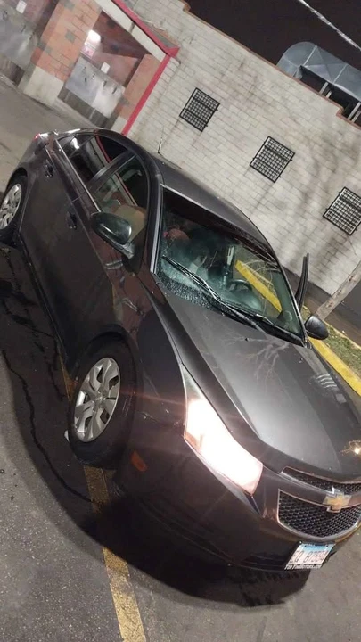 2011 Chevrolet Cruze - Image 2 of 4