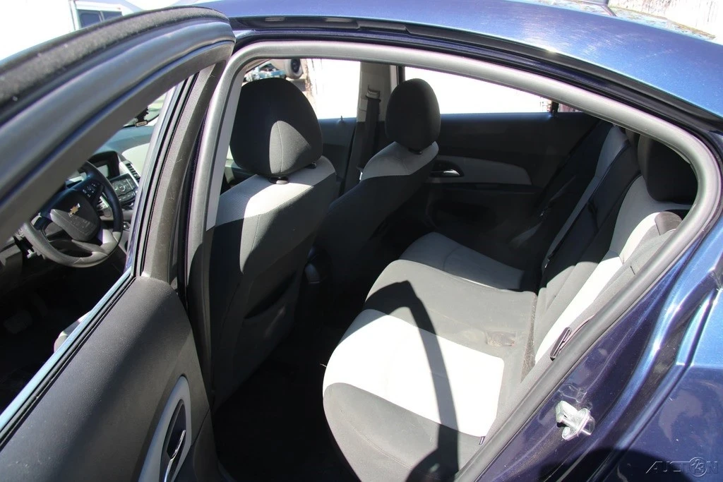 2011 Chevrolet Cruze - Image 19 of 21