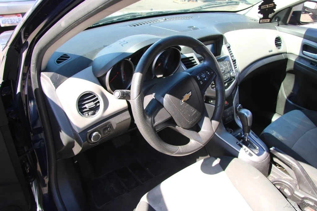 2011 Chevrolet Cruze - Image 13 of 21