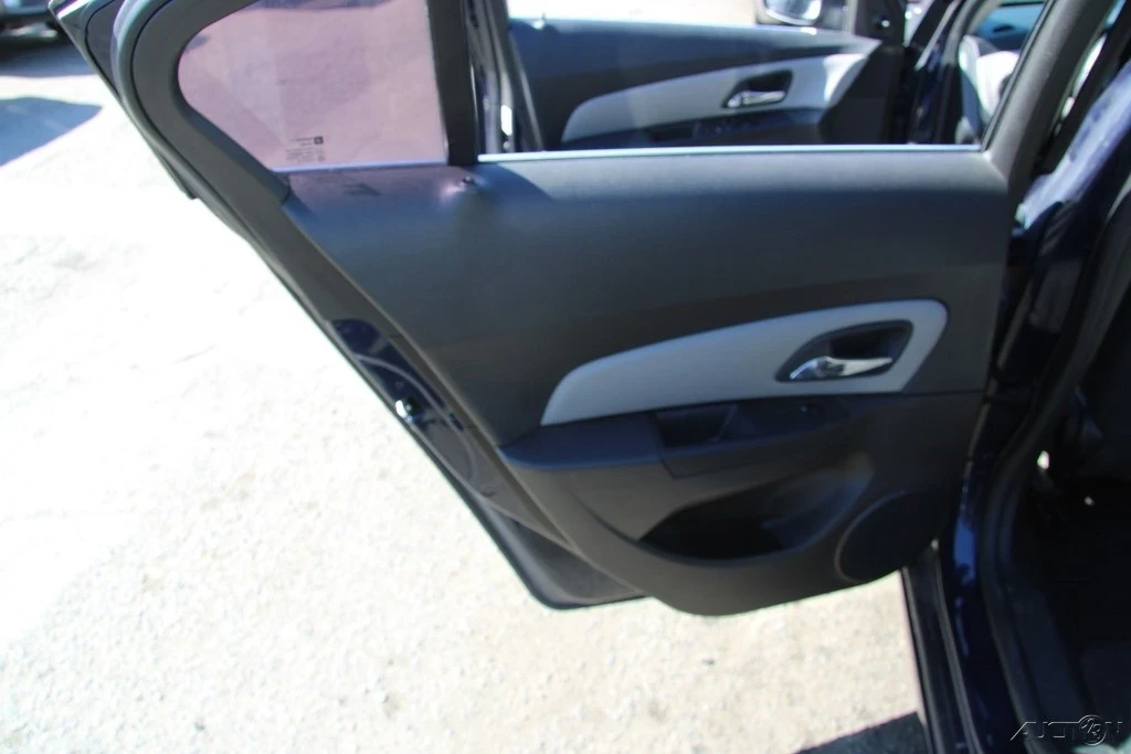 2011 Chevrolet Cruze - Image 18 of 21