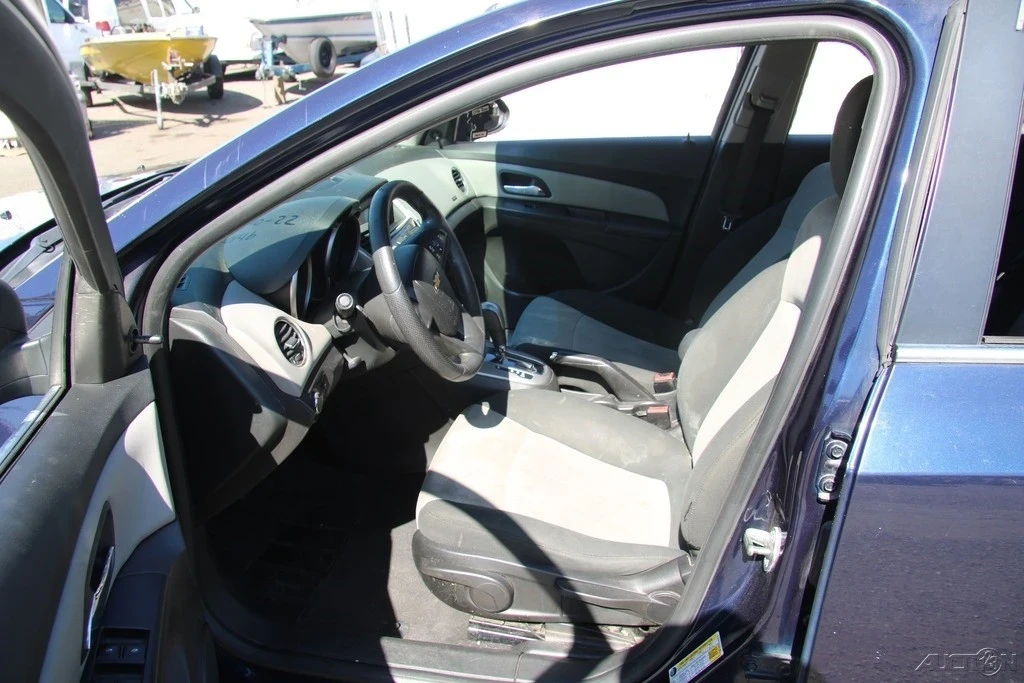 2011 Chevrolet Cruze - Image 12 of 21