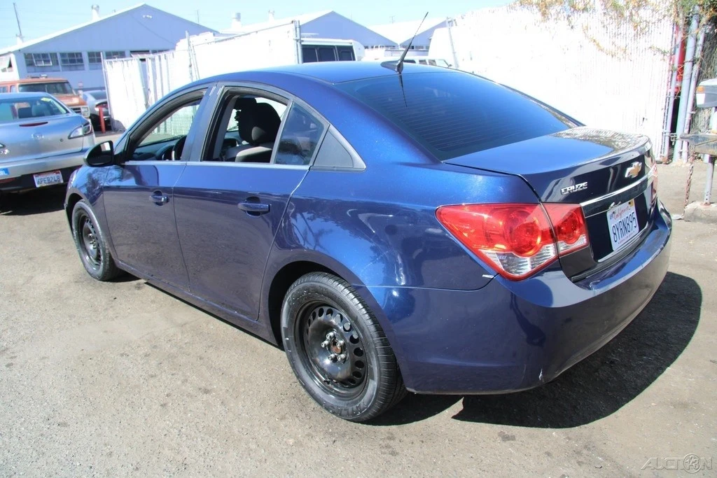 2011 Chevrolet Cruze - Image 4 of 21