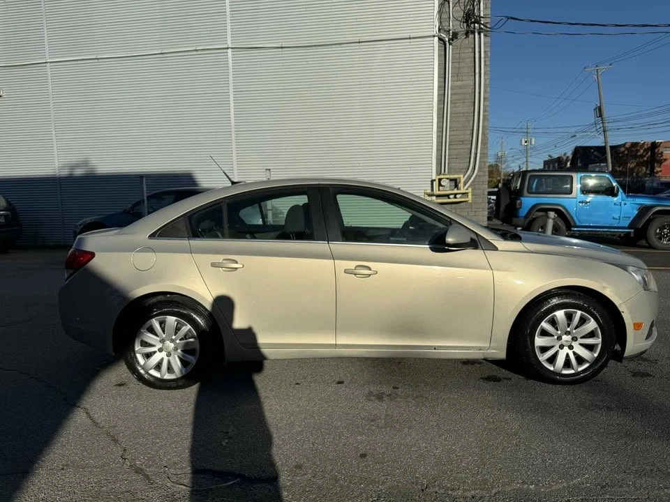 2011 Chevrolet Cruze - Image 7 of 10