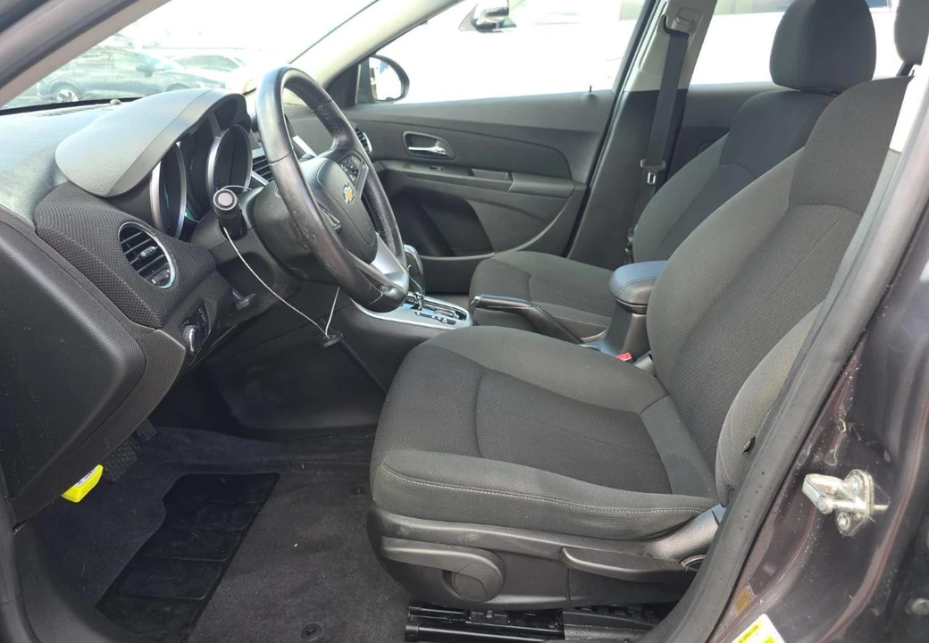 2011 Chevrolet Cruze - Image 10 of 17