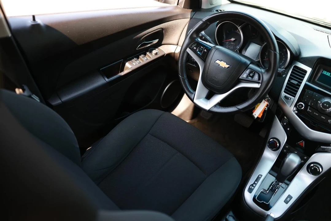 2011 Chevrolet Cruze - Image 20 of 21