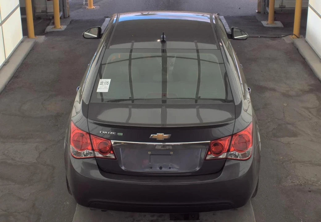 2011 Chevrolet Cruze - Image 6 of 17
