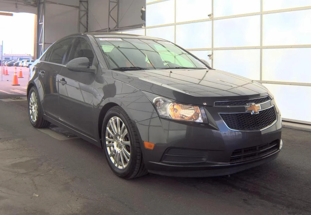 2011 Chevrolet Cruze - Image 4 of 17