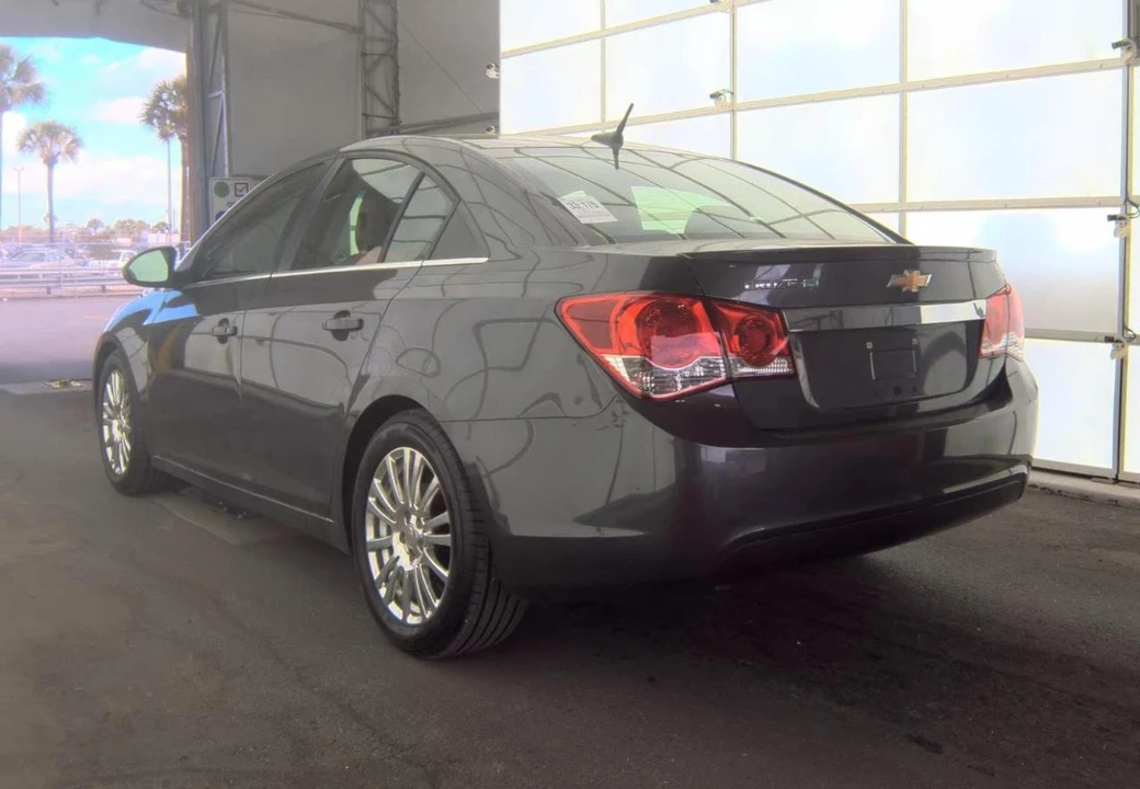 2011 Chevrolet Cruze - Image 8 of 17
