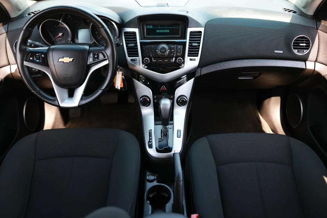 2011 Chevrolet Cruze - Image 2 of 21