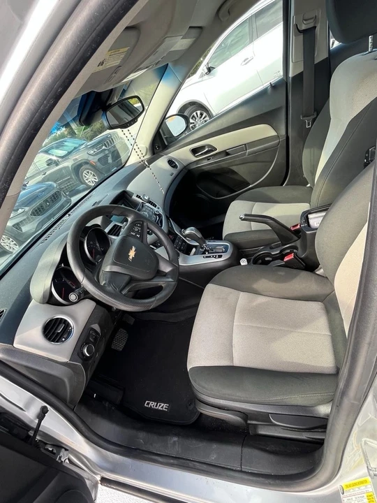 2011 Chevrolet Cruze - Image 11 of 18