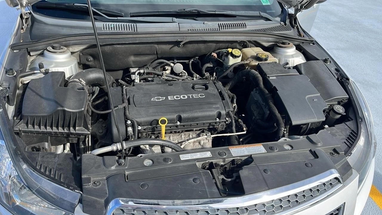 2011 Chevrolet Cruze - Image 17 of 18