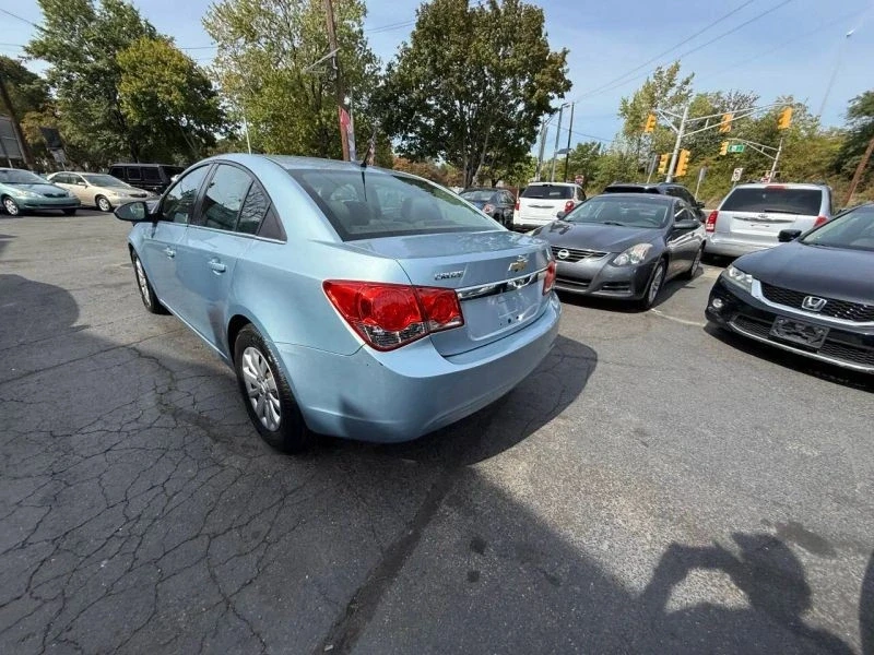 2011 Chevrolet Cruze - Image 6 of 12