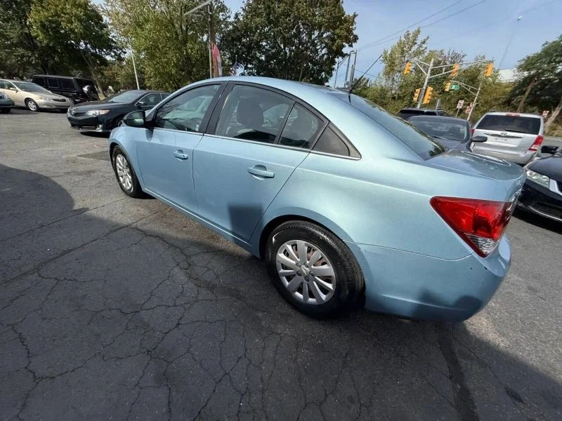 2011 Chevrolet Cruze - Image 5 of 12
