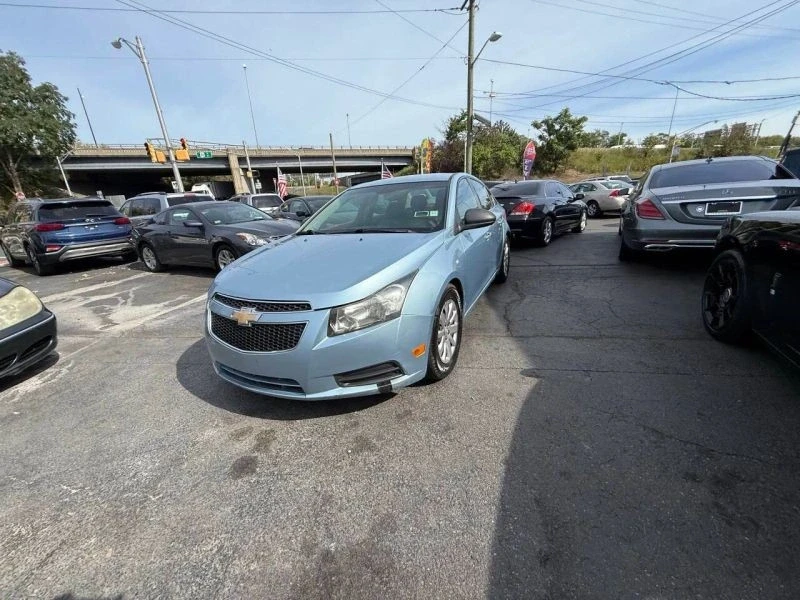 2011 Chevrolet Cruze - Image 2 of 12