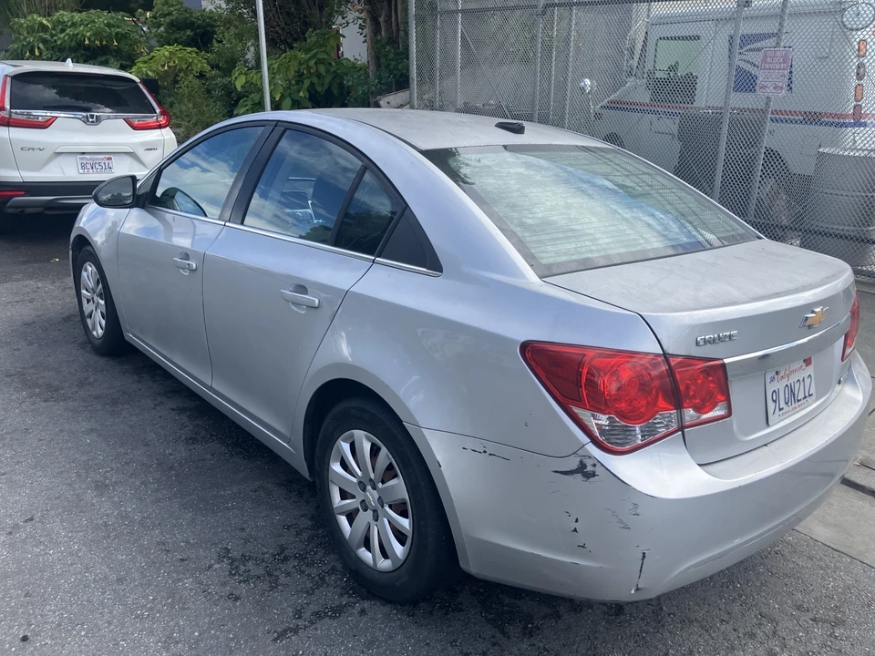 2011 Chevrolet Cruze - Image 3 of 5