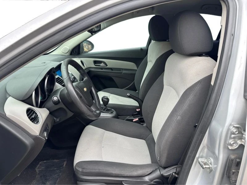 2011 Chevrolet Cruze - Image 9 of 12