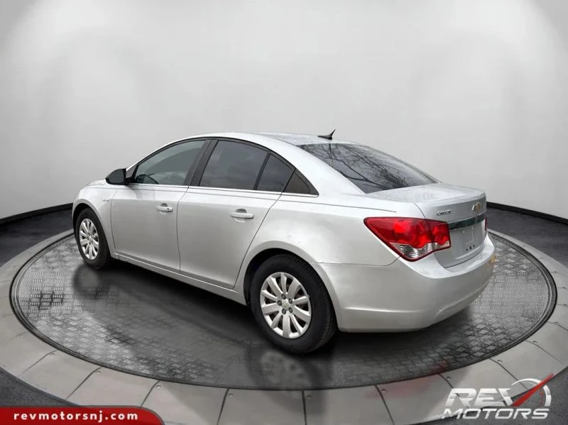2011 Chevrolet Cruze - Image 3 of 12