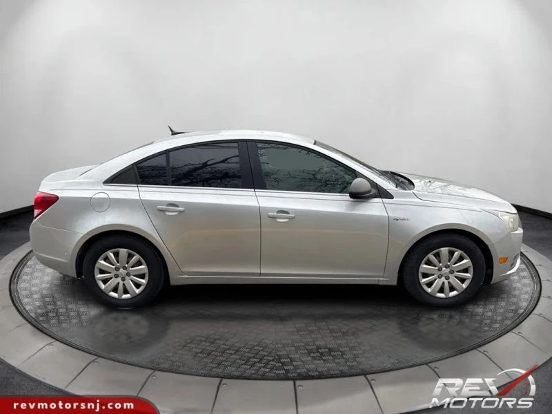 2011 Chevrolet Cruze - Image 6 of 12